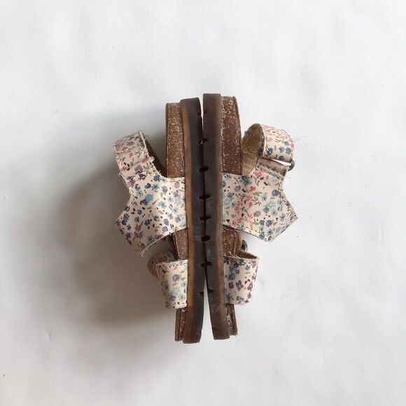 ZARA cream floral print buckle sandals EUC size 21(6) - Picture 2 of 8